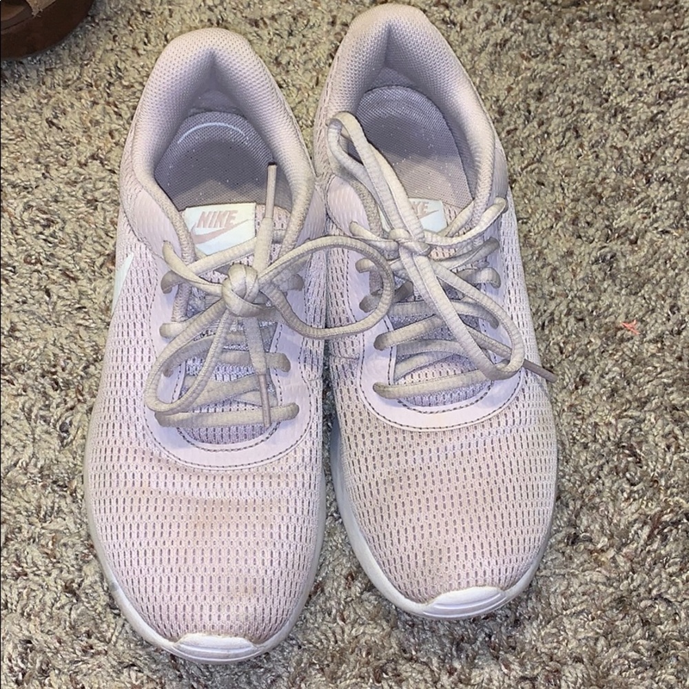 Nike tennis shoes
